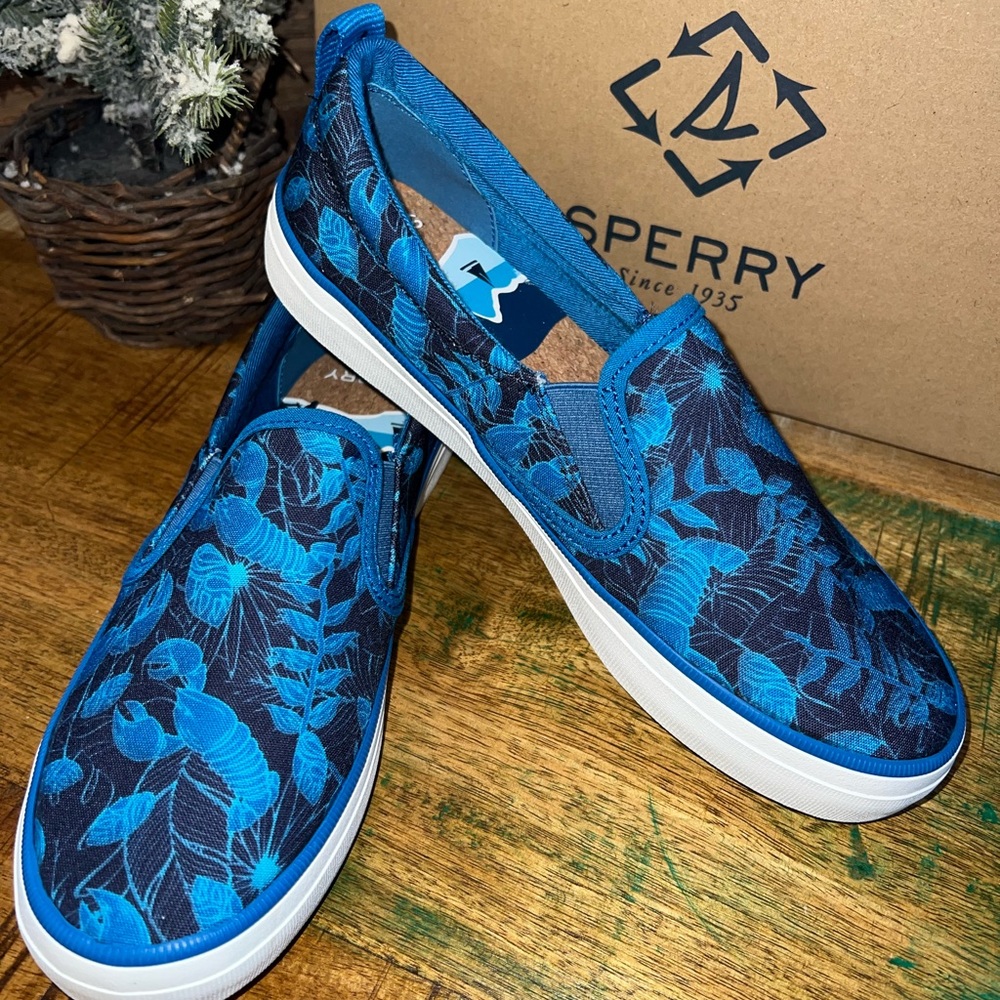 Sperry Top-Sider blue Navy Resort Crest slip on sneaker. Size 7. NIB NWT - Picture 6 of 10